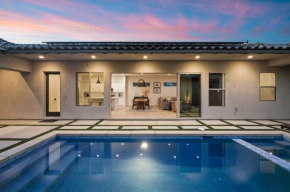 Gorgeous BRAND NEW HOME! (walk to Stadium Course!)